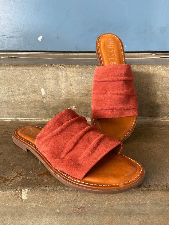 Musse & Cloud Shoes - Musse & Cloud “Kennice” rust suede slide sandal with ruched styling